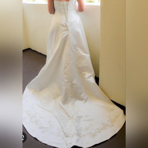 New! Tags!!! Alfred Angelo Cream Beaded Gown Size 8 - Picture 5 of 7